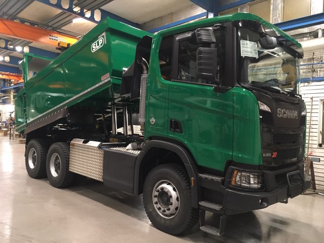 3-axlad gruvbil Scania, Sverige